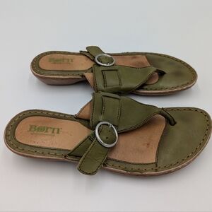 Børn Women's Green Leather Thong Buckle Sandals 7 Boho Grandmacore Summer